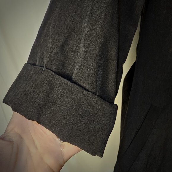 H&M lightweight black trench jacket. - Picture 2 of 10